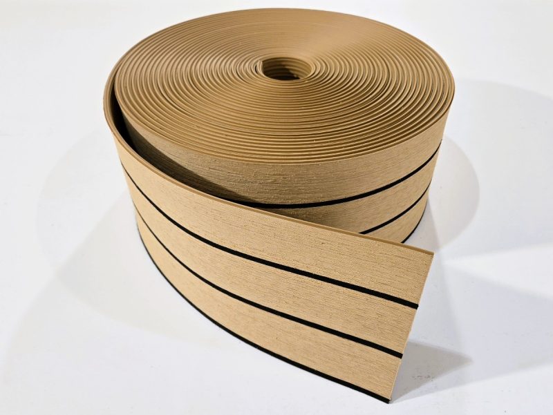 Isoteak sistem za teraso iz umetnega tikovine - trojni profil v roli, svetle barve